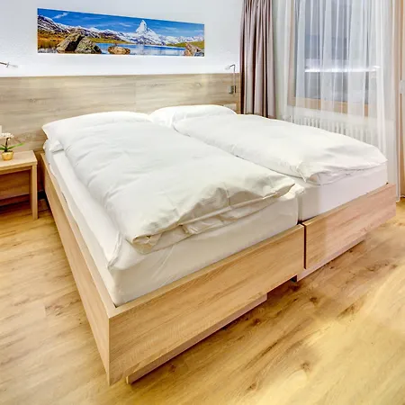 Matterhorn - Wellness & Dining - At Zermatt Shuttle Station Hotel Tasch