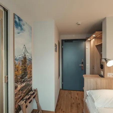 Matterhorn - Wellness & Dining - At Zermatt Shuttle Station فندق 3*