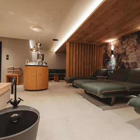 فندق Matterhorn - Wellness & Dining - At Zermatt Shuttle Station تاش