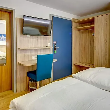 Hotel Matterhorn - Wellness & Dining - At Zermatt Shuttle Station Täsch