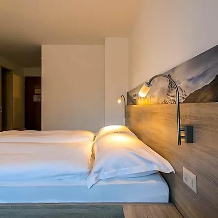 Matterhorn - Wellness & Dining - At Zermatt Shuttle Station Hotel Täsch