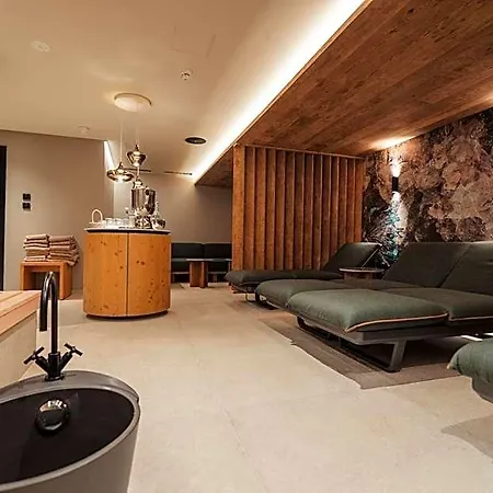 Hotel Matterhorn - Wellness & Dining - At Zermatt Shuttle Station