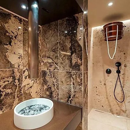 Hotel Matterhorn - Wellness & Dining - At Zermatt Shuttle Station Täsch