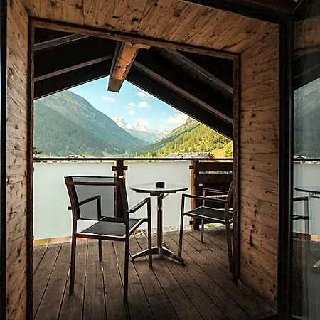 Matterhorn - Wellness & Dining - At Zermatt Shuttle Station