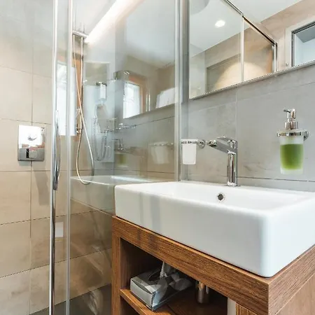 فندق Matterhorn - Wellness & Dining - At Zermatt Shuttle Station